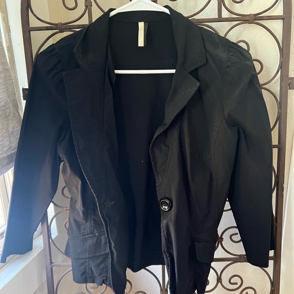 Blazer - Picture 2 of 4